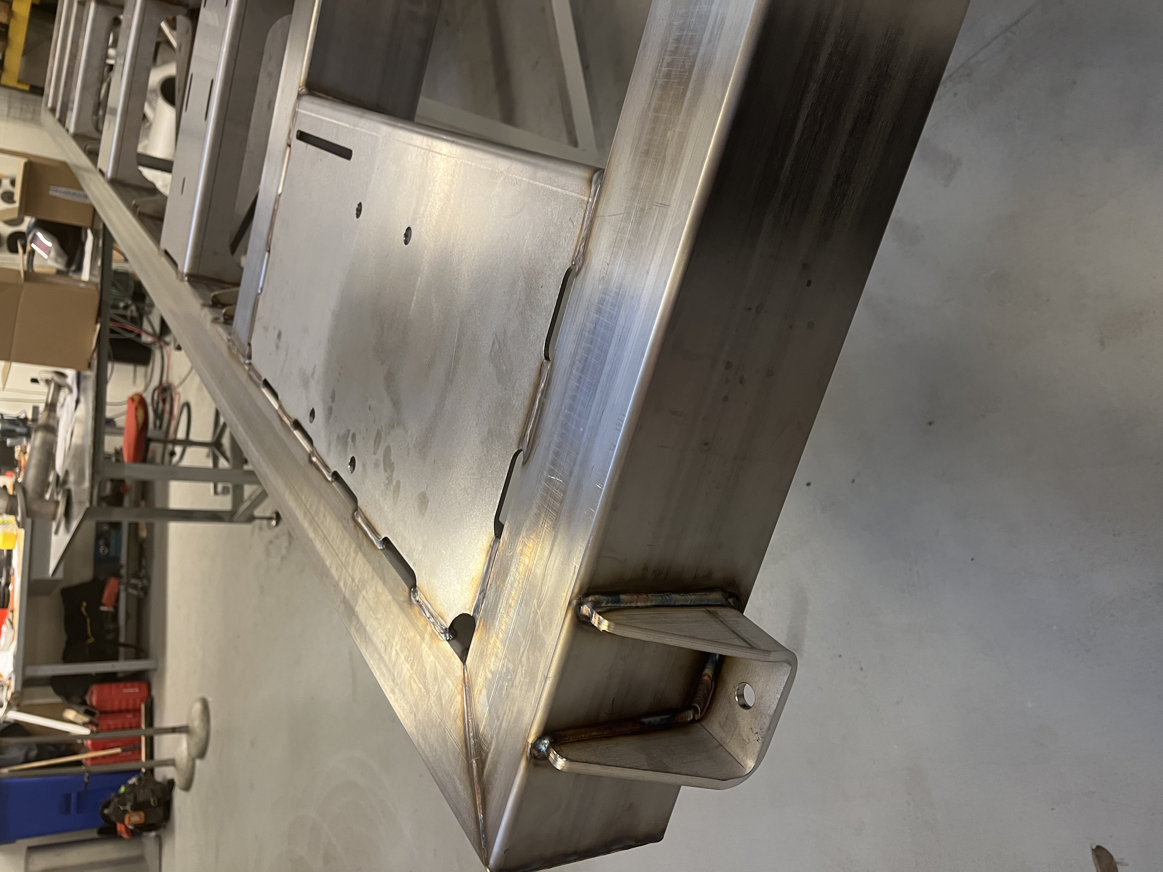 Rustfri stålmontering under fremstilling